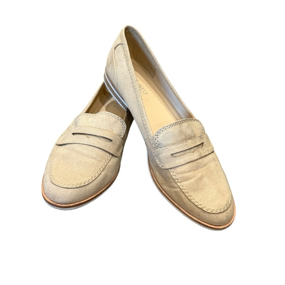 Nine West Beige Penny Loafers Size 9